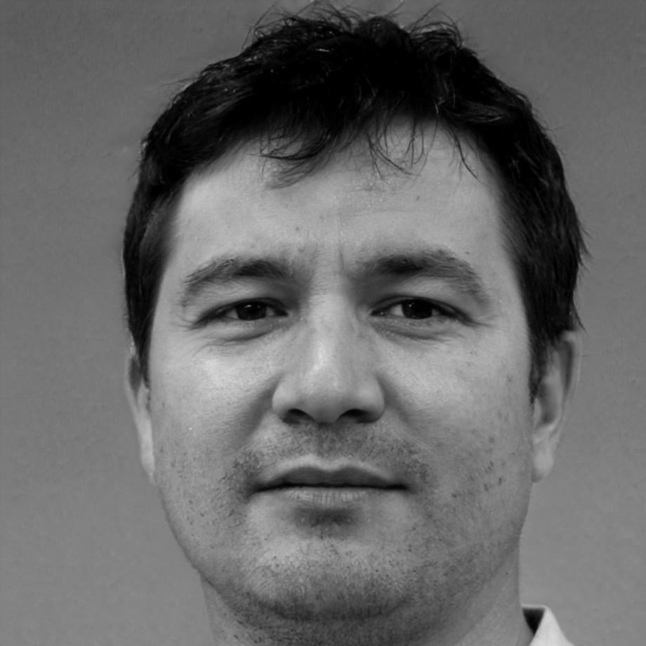 Portrait of senior finance instructor Lennard Vercammen
